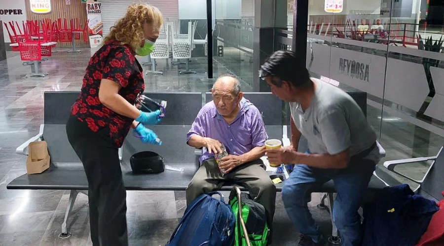 El Sistema DIF Reynosa informó que el señor Gustavo Ake Cime fue resguardado en la Casa Hogar del Adulto Mayor, después de ser encontrado en la Central de Autobuses la noche del jueves.