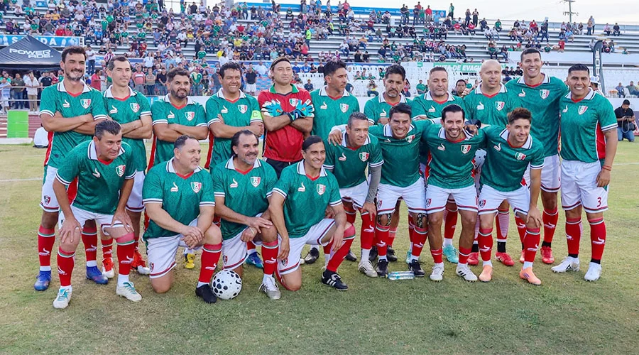 Lluvia de goles y nostalgia en el partido de leyendas en Reynosa 1 LEYENDAS MEXICO 2b