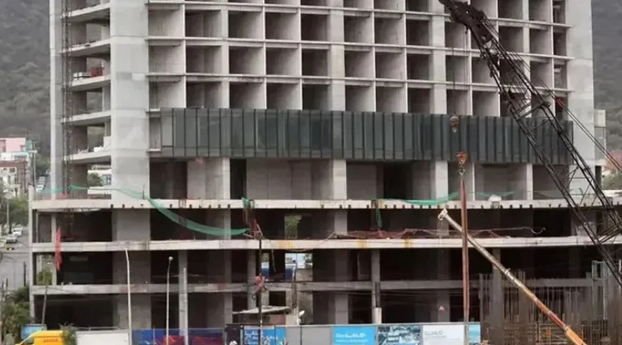 La desarrollada inmobiliaria Proyectos 9 ya cuenta con 156 denuncias formales en su contra, por el supuesto delito de fraude, en la Fiscalía General de Justicia de Nuevo León, reveló recientemente