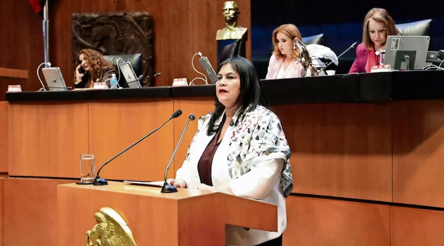 La senadora morenista Guadalupe Chavira exhortó al gobernador de Sinaloa, Rubén Rocha, a pedir licencia al cargo para ser investigado y dijo que las acusaciones que realiza la Fiscalía de Nueva Yo