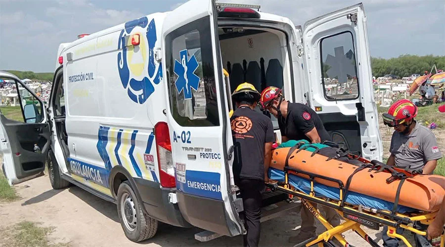 Caen tres a lápida en Marín durante celebración de Día de las Madres 1 MARIN 2bb