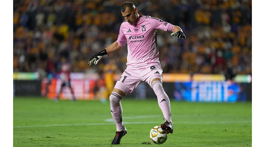¡Con ventaja la vuelta! Vence Tigres 3-1 a Chivas 3 NAHUEL 5d5