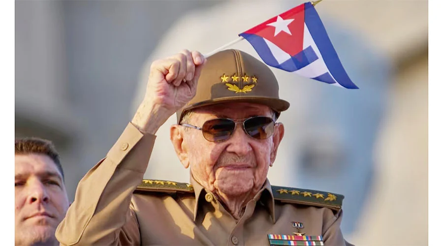 RAUL CASTRO 12a