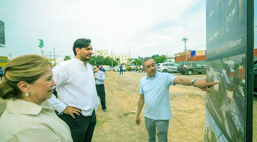 Coloca Carlos Peña Ortiz primera piedra del centro comercial Distrito Zafiro en Reynosa 1 REYNOSA bb22b2