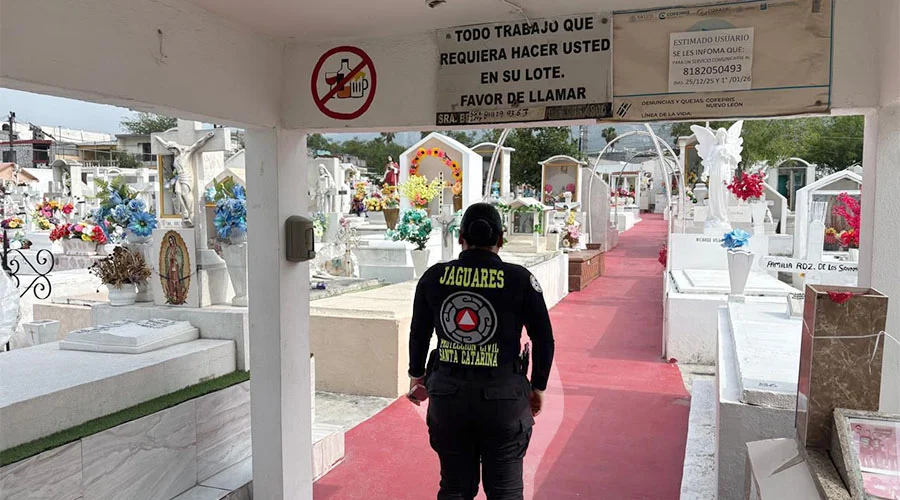 Limpia, fumiga y vigila Santa Catarina los panteones por Día de las Madres 1 SANTA CATAR 223