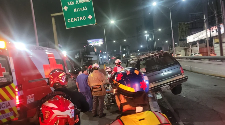 Un joven de 19 años resultó lesionado tras un accidente vial registrado la noche del miércoles en el municipio de Monterrey.