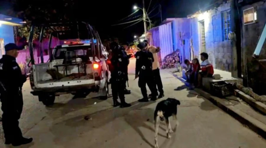 Un niño de alrededor de ocho años de edad fue asesinado con disparos de armas de fuego y una mujer resultó con heridas de bala, en una agresión armada a una vivienda en Juchitán de Zaragoza, Oaxac
