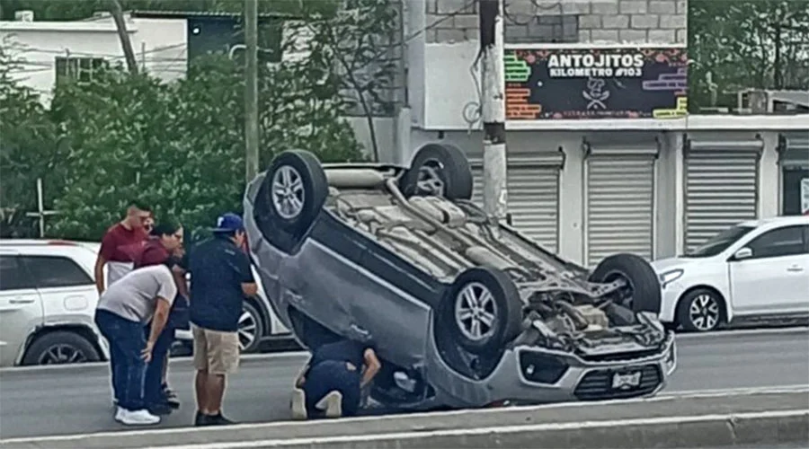 Volcadura deja un lesionado en Reynosa; huye presunto responsable 1 VOLCA 22b