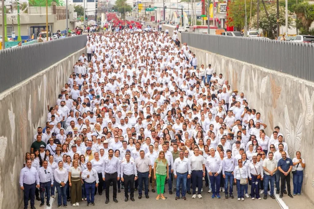 Participa Carlos Peña junto al líder de la FTR, Reynaldo Garza, en el Desfile del Día del Trabajo 2 WhatsApp Image 2026 05 01 at 1.21.25 PM 1