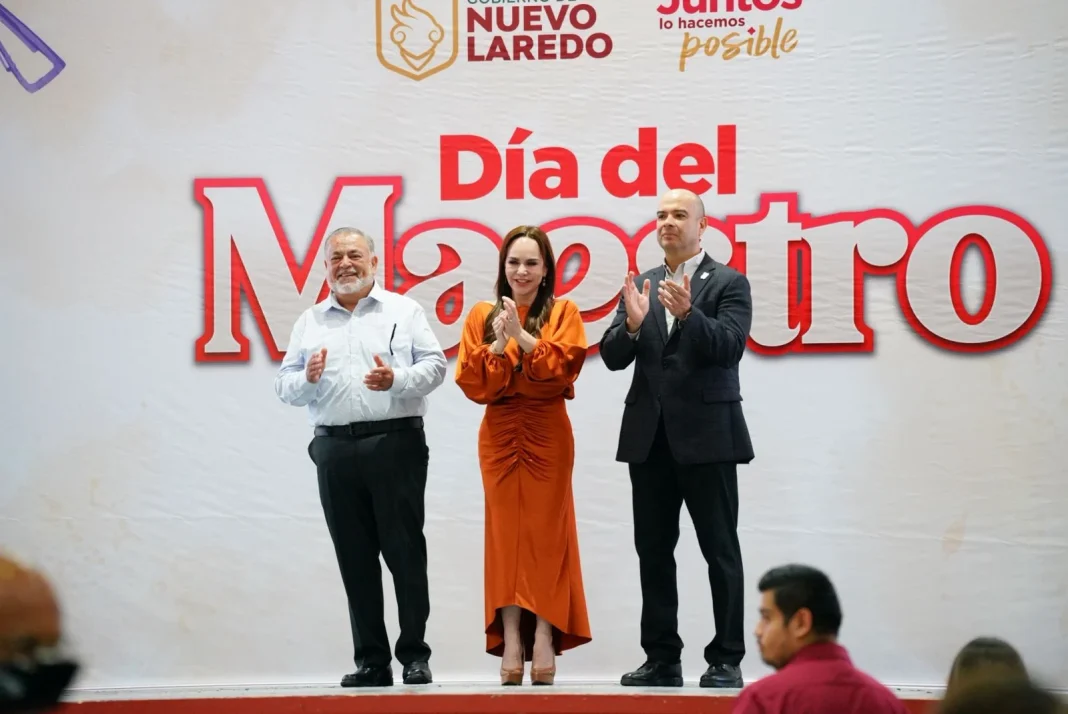 Carmen Lilia entrega bono a más de 4 mil maestros