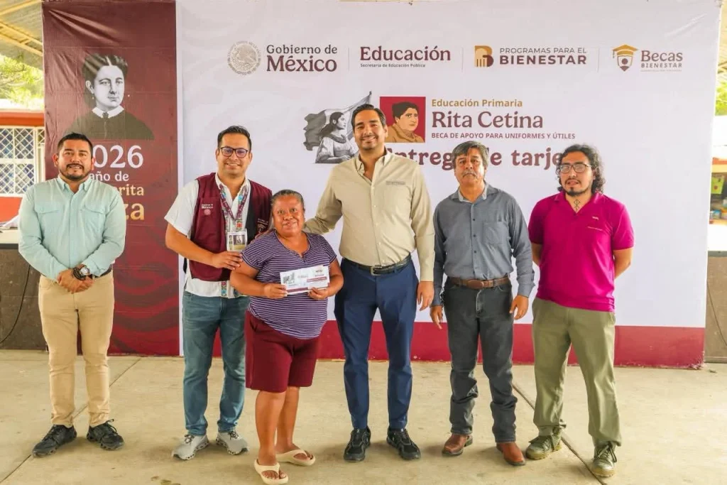 Entrega Carlos Peña Becas para estudiantes de la primaria Escudo Nacional 1 WhatsApp Image 2026 05 28 at 1.18.17 PM 1