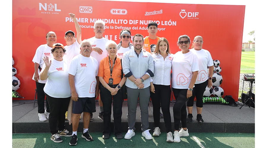 Abuelitos de DIF NL participan en Primer Mundialito de Futbol Caminado 1 abues BBB2