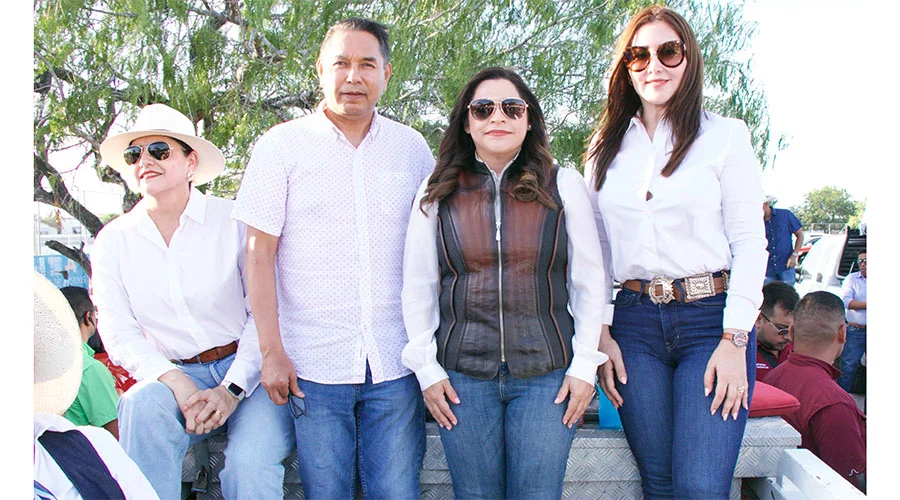 Acude alcaldesa Verónica Aguirre a fiestas patronales en González Villarreal 1 alcadesa bbb2