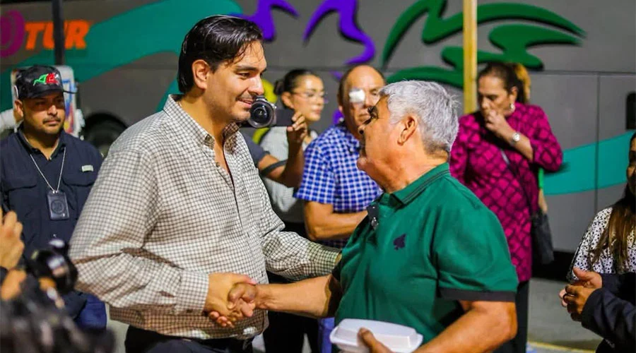 Exitosos resultados de cirugía, reciben alcalde y presidente del DIF Reynosa a pacientes 1 alcadles 2bb