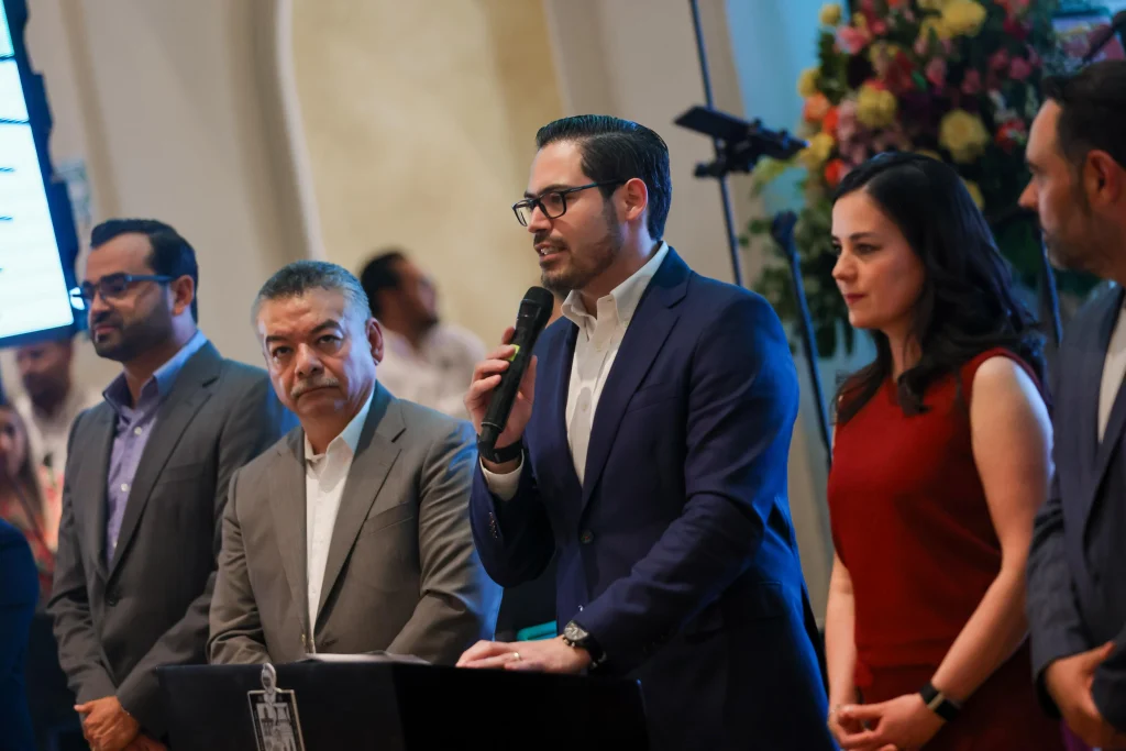 Distingue David de la Peña a maestros con medalla 'Profesora Julia Garza Almaguer' 1 becae1dc 20a3 42b9 a0b3 783afecafcde
