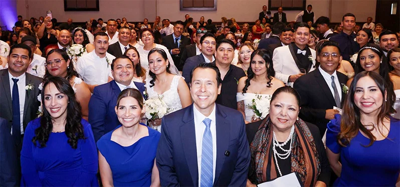San Nicolás une a 21 parejas en matrimonio; le dan 'el sí' a la familia 1 daniEL BBB33