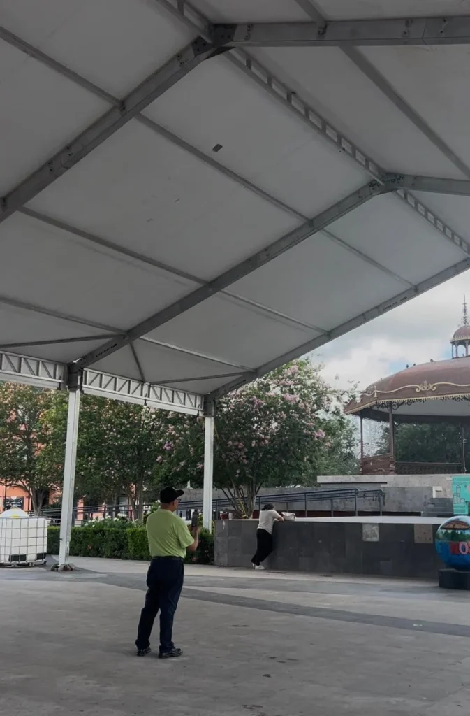Avanza instalación de pantallas en Plaza Principal para disfrutar del Mundial de Futbol 2 42584fce 027e 4b28 9695 4494238b40ea