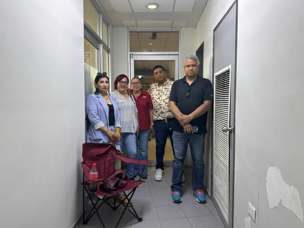 Maestros toman oficinas directivas del ISSSTE por presuntas deficiencias médicas 1 712523165 27650786777847550 8419526334180557008 n