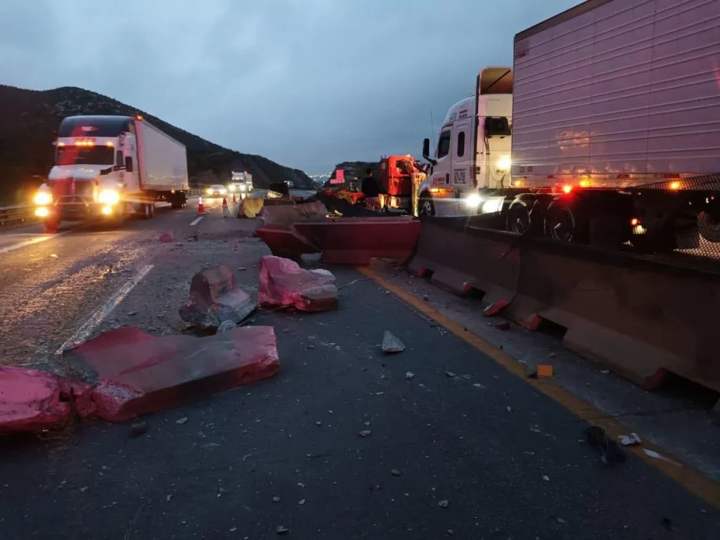 Choque en la autopista Monterrey-Saltillo genera afectaciones viales 5 715078149 1487375329107593 3702878576398831882 n