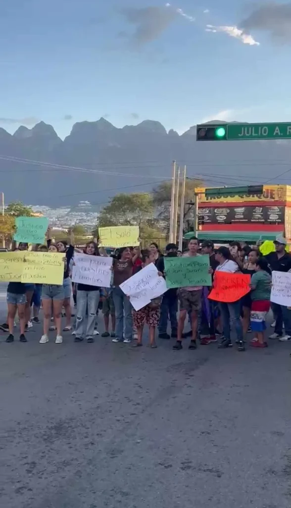 Exigen vecinos liberación de comerciante que ultimó a asaltantes en Monterrey 1 716209899 1003447125430823 1690847919986203635 n