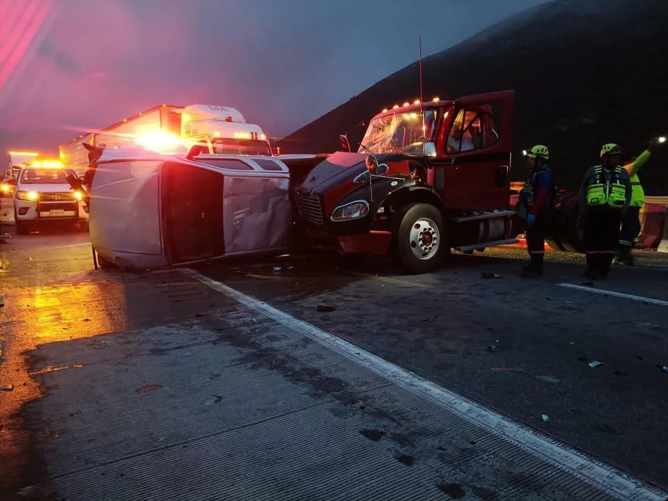 Choque en la autopista Monterrey-Saltillo genera afectaciones viales 3 717357076 1669889124131137 568994100163156032 n