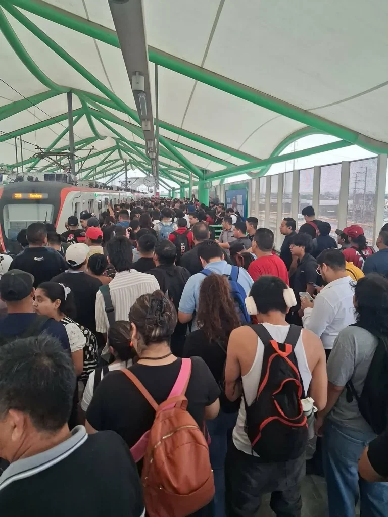 Sujeto empuja a vagones del Metro a mujer; lo detienen en Escobedo 1 719609154 990848270588686 8767246329012991416 n