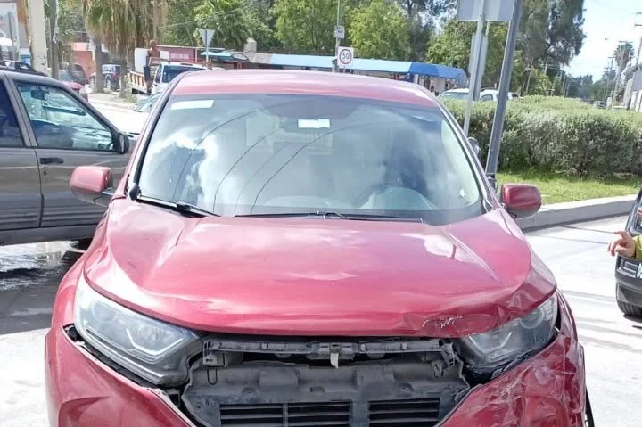 Patrulla de la Guardia Estatal provoca choque al no respetar semáforo en Reynosa 1 719797597 1006019668887571 1633660866253258574 n