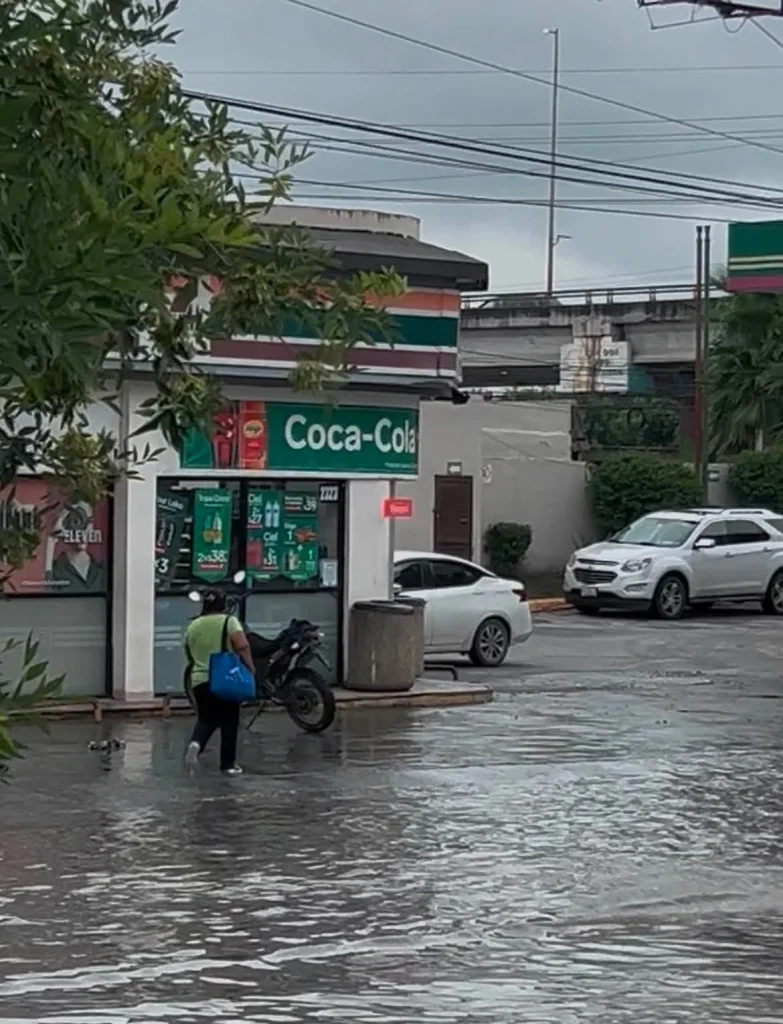 Inundaciones en avenida 20 de Noviembre aquejan a vecinos 1 719908219 1482377869811130 3618409120450051472 n