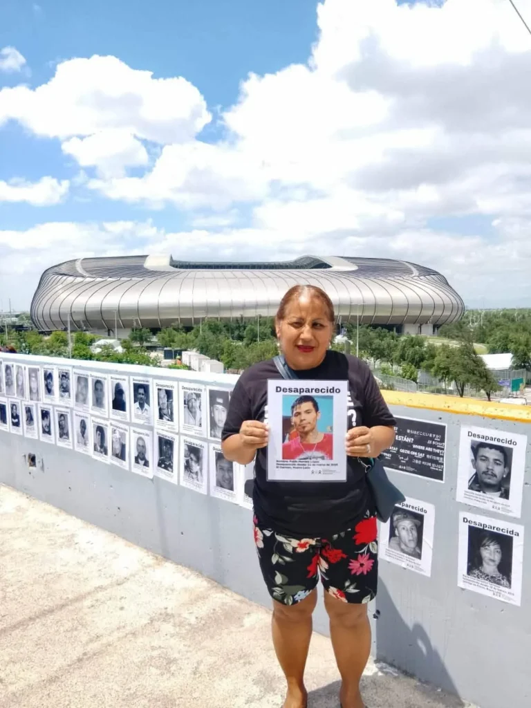 Madres de desaparecidos colocan más de 150 rostros en inmediaciones del Estadio Monterrey 3 720073108 1046093641180507 2858003818433619978 n
