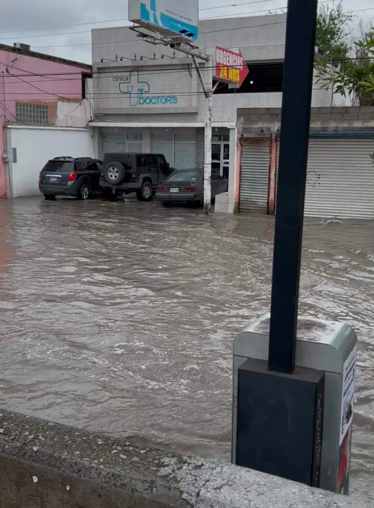Inundaciones en avenida 20 de Noviembre aquejan a vecinos 2 720226516 1571849040938939 6190975260444955006 n