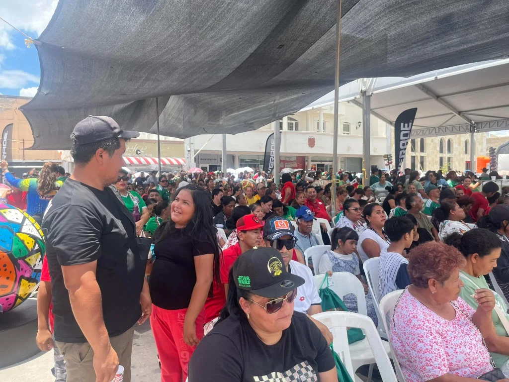 Viven afición mundialista en la Plaza Principal de Reynosa 2 721289531 942191598864467 5469317199915447620 n