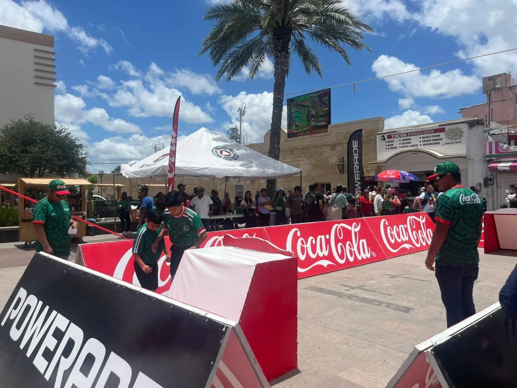 Viven afición mundialista en la Plaza Principal de Reynosa 1 721465373 1862520365135418 2662372839709187433 n