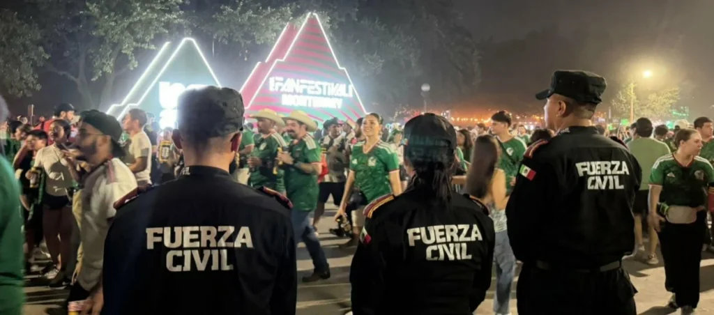 Más de 100 mil aficionados celebran triunfo de México en Fundidora; reportan saldo blanco 4 724612327 1765250084499132 4407009641510867022 n 1