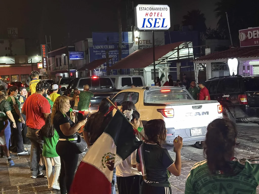 Afición de Reynosa celebra el pase de México a Octavos de Final 1 729451477 1346097340351401 7195086278193477841 n