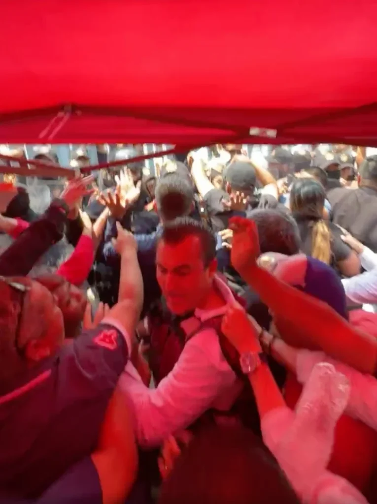 Se tensiona protesta de vecinos de García en Agua y Drenaje; exigen fin al desabasto 1 729539924 997010753199753 2163187686015723599 n