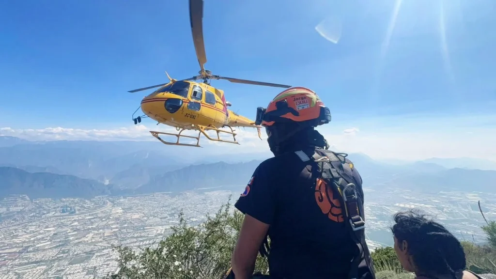 Rescatan a senderista en el Cerro de las Mitras 3 729602779 2084362672492577 771464033294113145 n