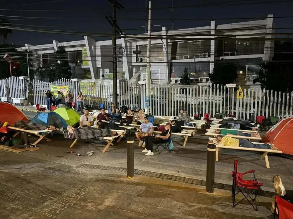Acampan alcalde y vecinos de García frente a Agua y Drenaje; exigen solución a desabasto 4 730068989 837741622549474 4769630886001207395 n