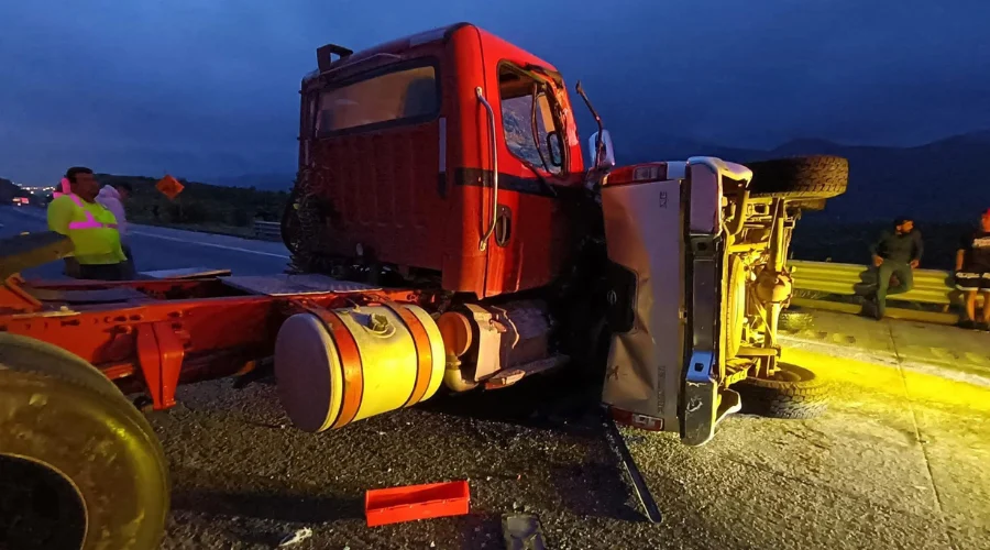 Choque en la autopista Monterrey-Saltillo genera afectaciones viales