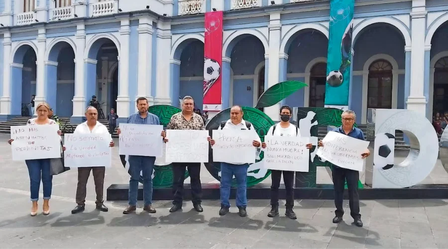 El reportero de nota roja del periódico Vanguardia de Veracruz, Luis Ángel López, fue asesinado a tiros la madrugada del jueves; se trata del segundo comunicador muerto en la entidad durante el pr