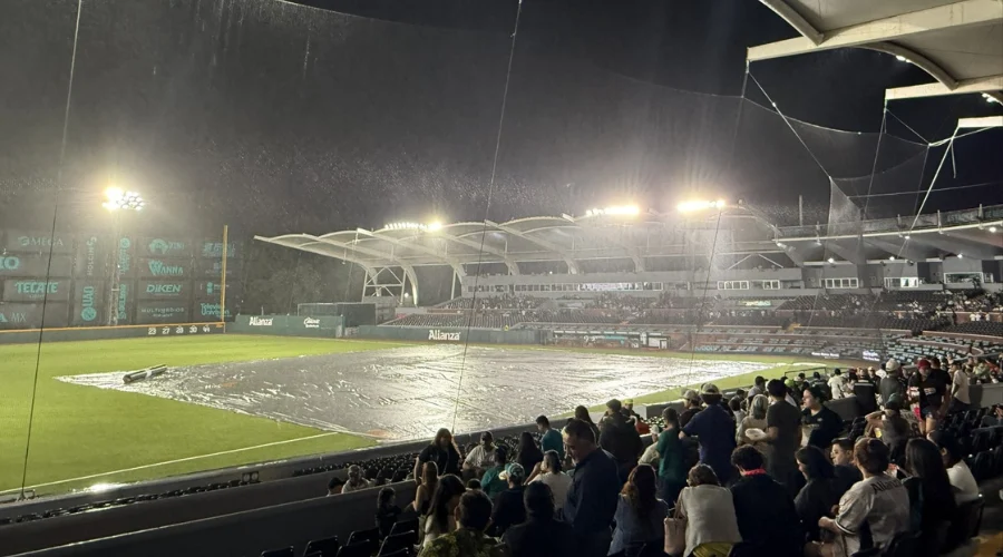 Lluvia pospone partido entre Sultanes y Saraperos