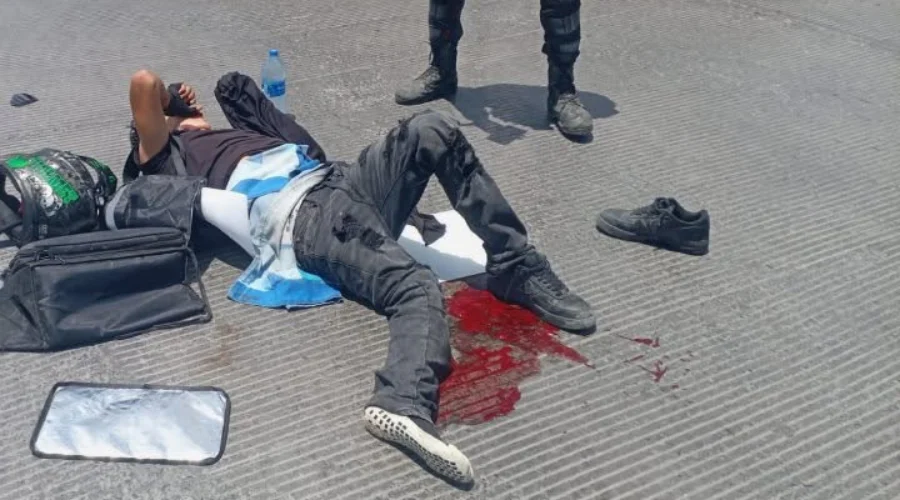 Lo derriba de su moto y lo abandonan en Reynosa