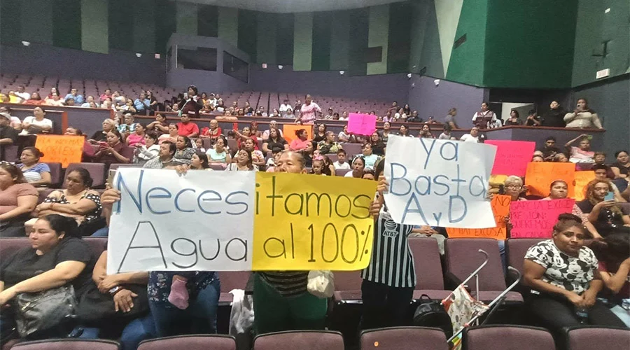Protestan alcalde y vecinos de García en Agua y Drenaje por desabasto (VIDEO) 1 PROTESTA GARCIA bb1