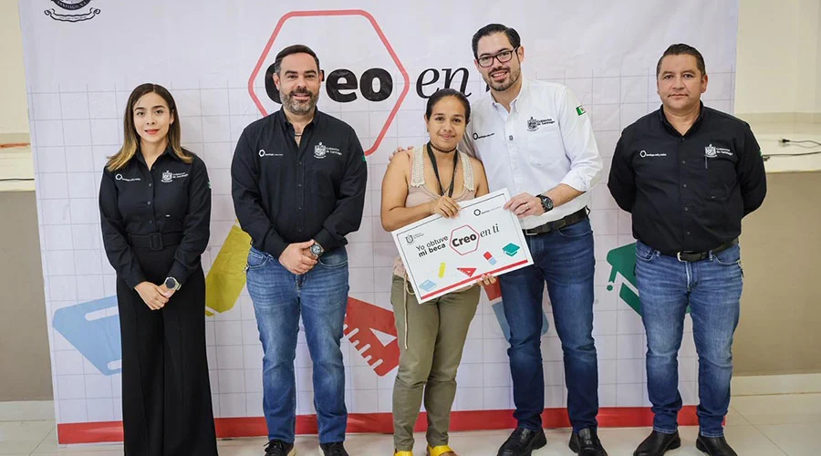 Incrementa David de la Peña familias beneficiadas con becas 1 Santiago 2bbb2