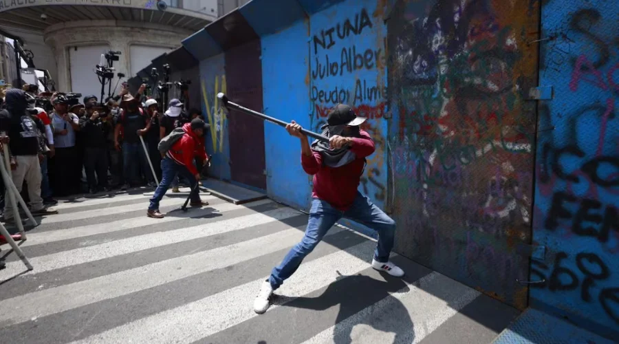 Sheinbaum señala actos violentos y de 'provocación' de CNTE