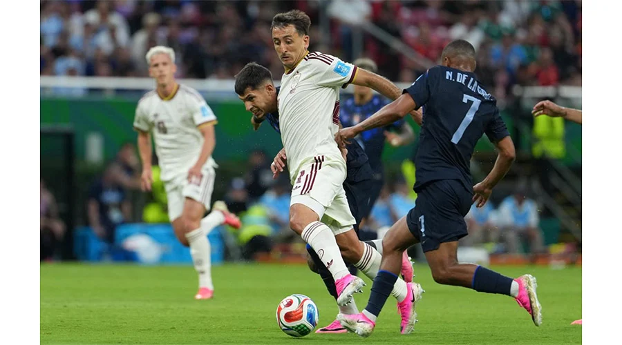 Vence España a Uruguay 1-0 que se despide del Mundial 3 URUGUAY 4ddd