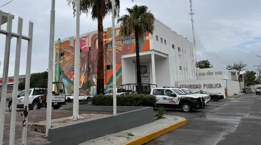 Una de cal… Remolcan vehículos de cuatro agentes de Tránsito por no contar con placas