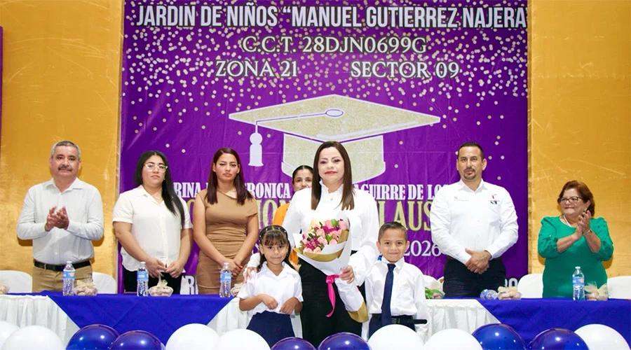 Encabeza Verónica Aguirre Clausura del Jardín de Niños Manuel Gutiérrez Nájera 1 VERO SAN FER 22bb
