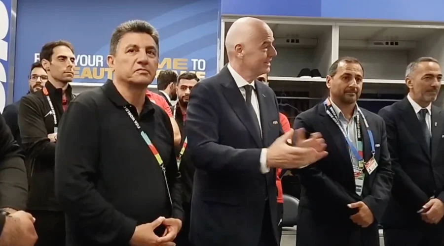 Visita Infantino vestidor de Irán; ‘le llueven’ reclamos