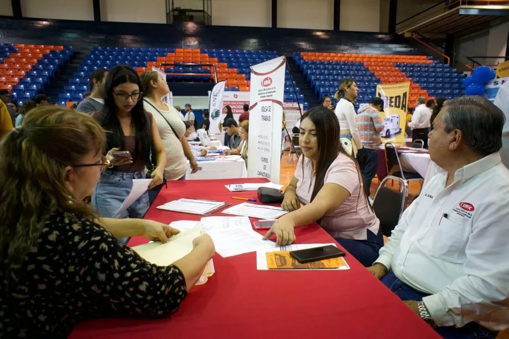 Acerca la Feria Nacional de Empleo oportunidades laborales e inclusión en Matamoros 1 WhatsApp Image 2026 06 25 at 7.16.25 PM