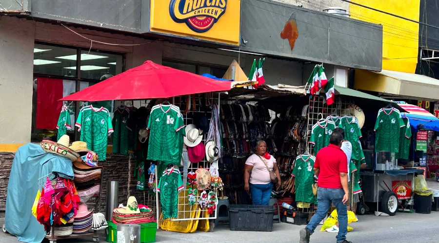 comerciantes reportan aumento de hasta 50% en ventas por el Mundial de Fútbol (1)